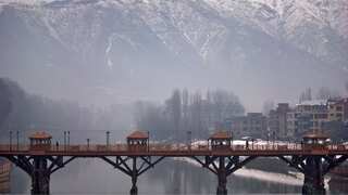 India: Kashmir faces severe cold wave conditions; Srinagar records season's lowest temperature at -6.2°C
