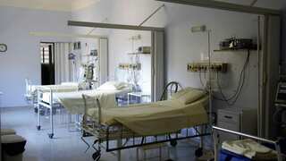 UK NHS facing 'crisis' amid rising flu & Norovirus cases, 95% beds full