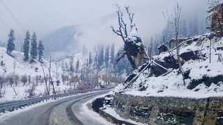 Cold wave conditions grip J&K, Ladakh. Srinagar observes freezing temperature of minus 4.1