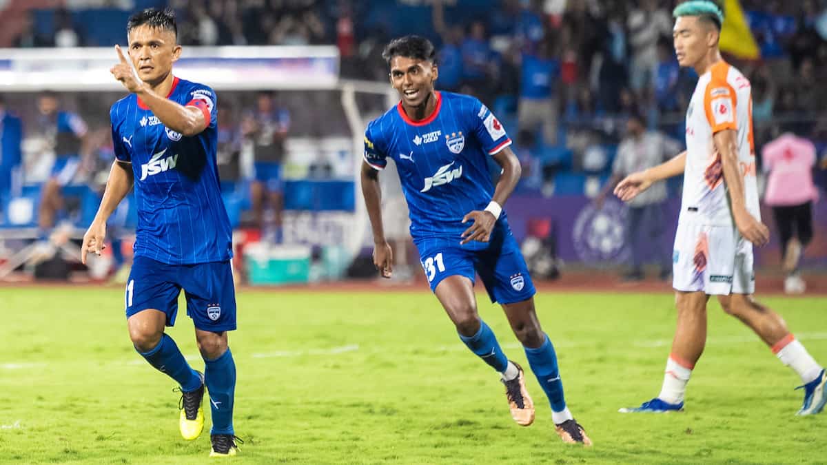 ISL: Sunil Chhetri scores historic hat-trick as Bengaluru FC beat Kerala Blasters FC ISL: Sunil Chhetri scores historic hat-trick as Bengaluru FC beat Kerala Blasters FC