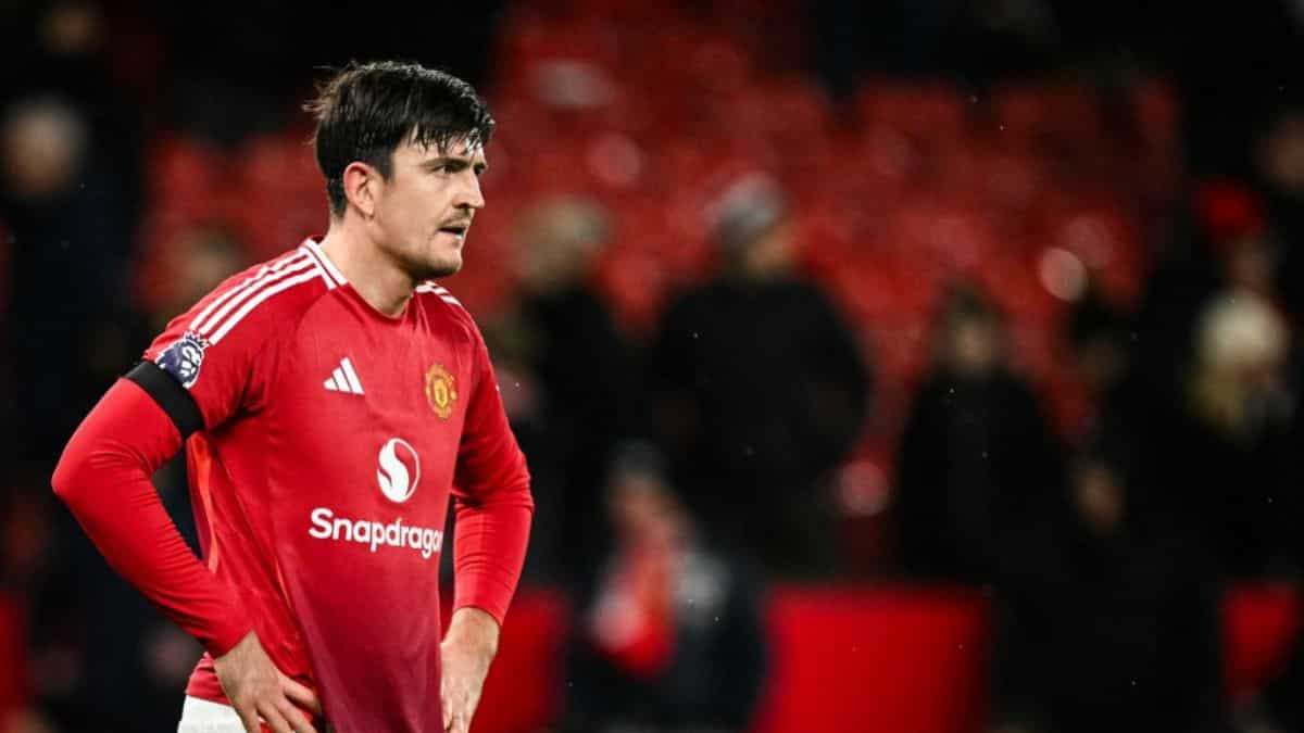 Premier League: Manchester United drops points after home loss to Nottingham Forest for first time since 1994 Premier League: Manchester United drops points after home loss to Nottingham Forest for first time since 1994