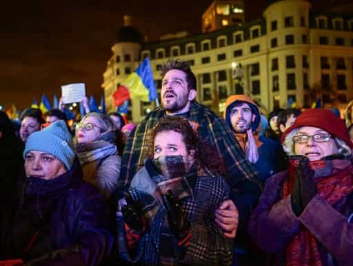 'Thieves': Romanians demand to vote after scrapped elections 'Thieves': Romanians demand to vote after scrapped elections