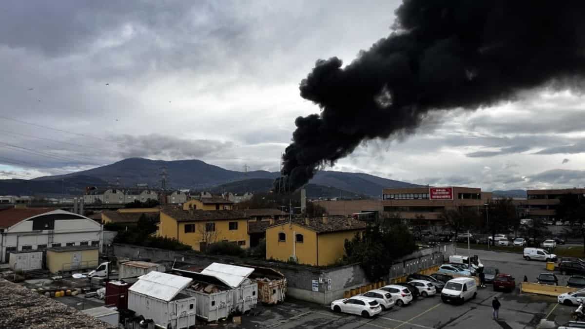 Two dead, three missing as fire breaks out at Italian fuel depot Two dead, three missing as fire breaks out at Italian fuel depot