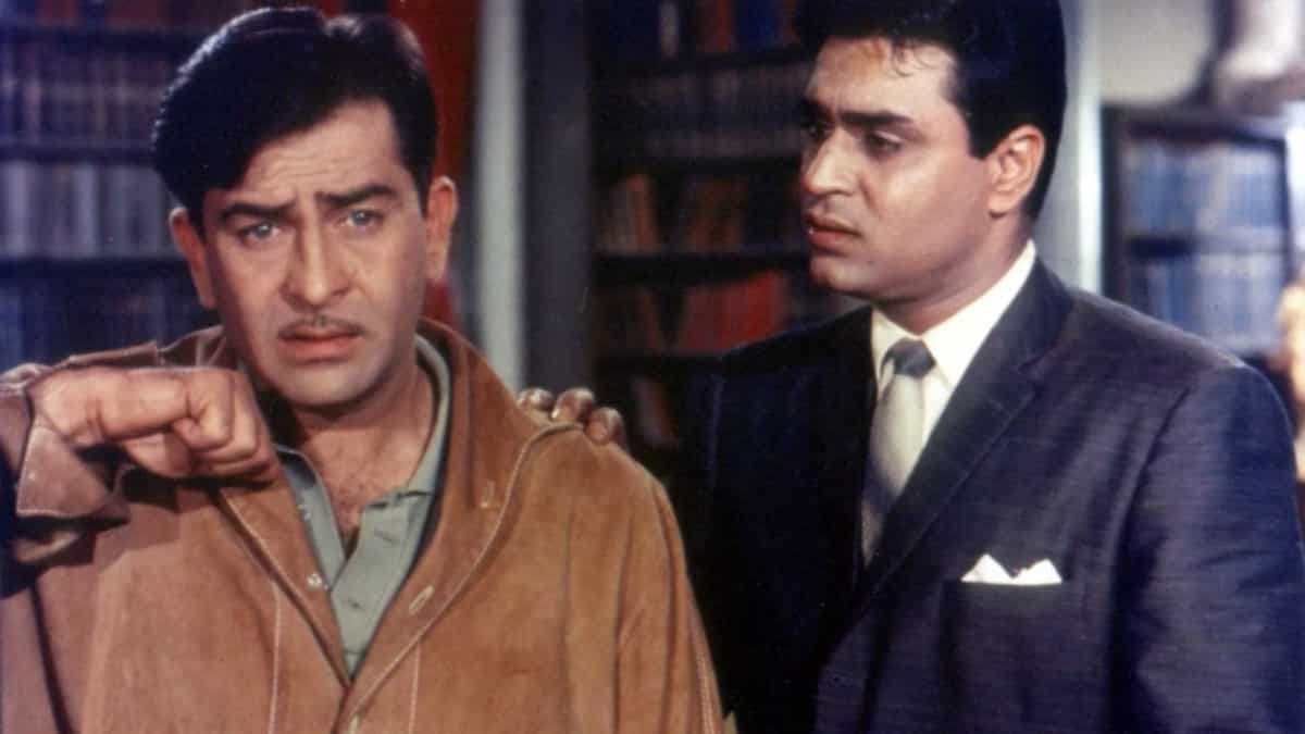 Sangam (1964)