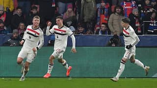 Manchester United comes from behind to beat Viktoria Plzen; Spurs held by Rangers in Europa League