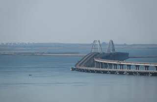 Russian oil tanker splits in half, spilling thousands of tonnes of oil into Kerch Strait