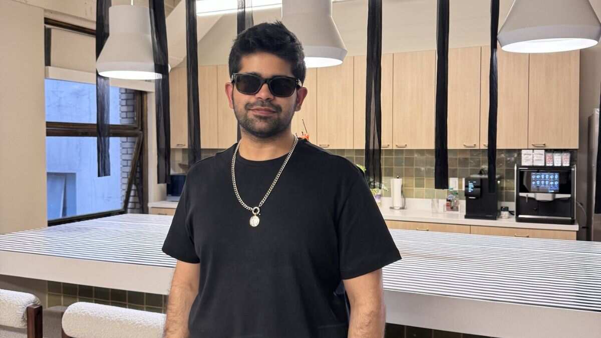 Indian-origin CEO asks if he should get US green card, Musk replies Indian-origin CEO asks if he should get US green card, Musk replies