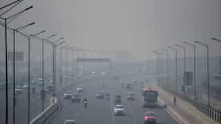 Delhi chokes as AQI soars to 423, IMD issues orange alert amid dense fog conditions