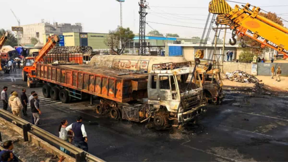 Jaipur accident: How did LPG tanker driver survive the deadly explosion? Jaipur accident: How did LPG tanker driver survive the deadly explosion?