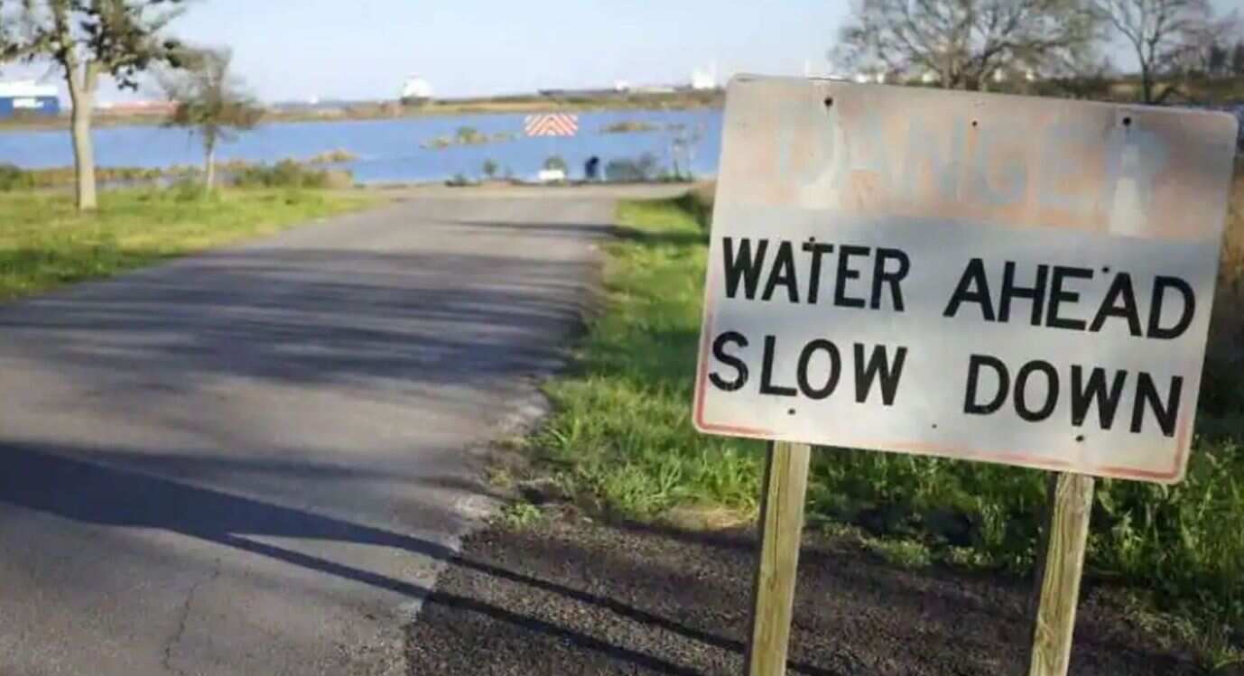 US sea levels are expected to rise to a foot over the next 30 years, revealed a major US federal government report.