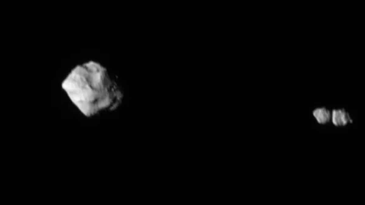 Asteroid Dinky with three space rocks