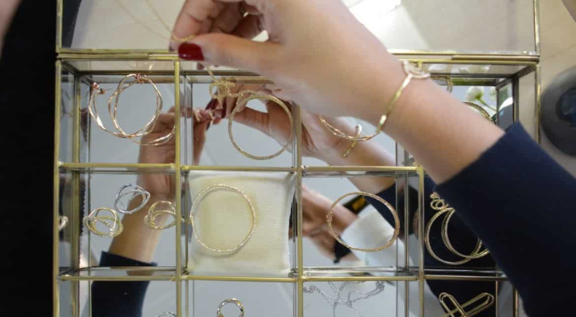 Store jewellery