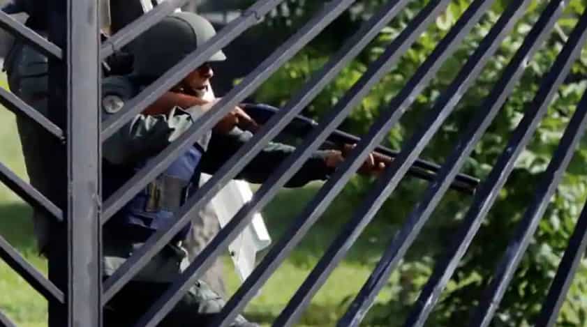 In this week's clashes between police and a gang in northwestern Caracas, at least 26 people have died and 38 are injured, Venezuelan Interior Minister Carmen Melendez said on Saturday. The victims include four officers.