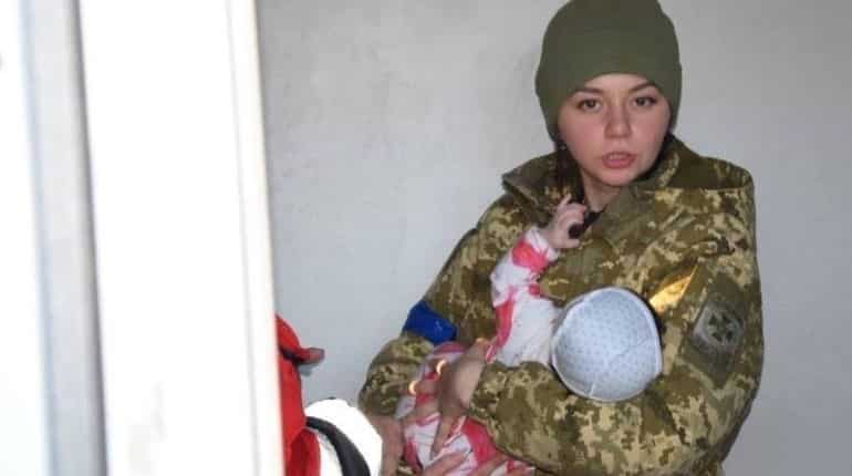 Ukraine border force cares for rescued babies