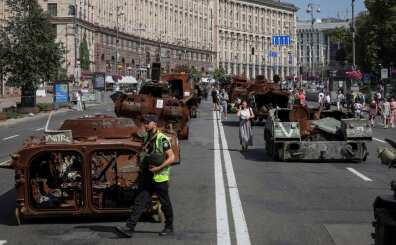 Ukraine lines up destroyed Russian tanks in central Kyiv - see pics