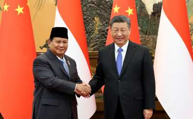 New Indonesia leader visits China, promises close ties