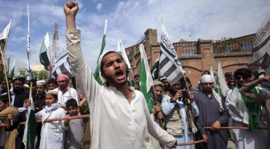 Sharia should be the only law, say 67% of Pakistanis - South Asia News