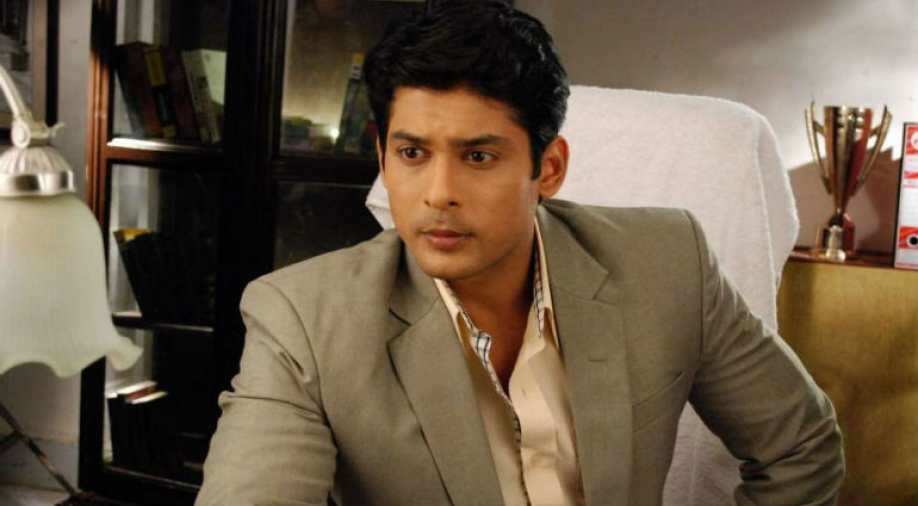 Tv Actor Siddharth Shukla Arrested For Ramming Into 3 Cars Gets Bail Later Entertainment News Wionews Com Both my parents are doctors.