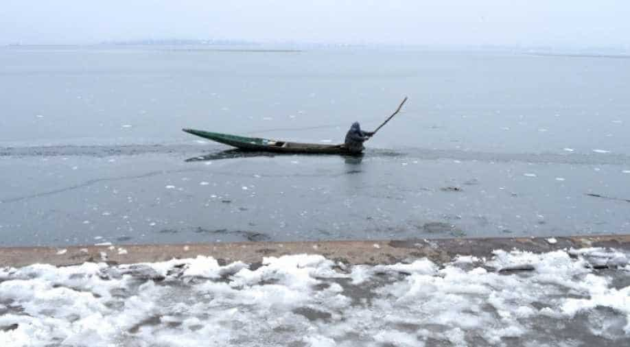 Jammu & Kashmir: Dal Lake freezes as Srinagar records lowest temperature in 28 years, India News News | wionews.com