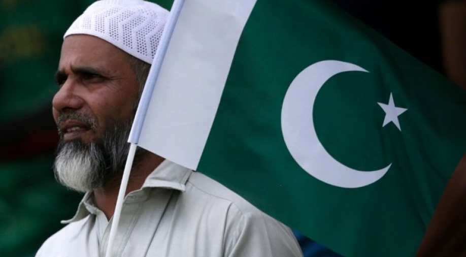 Pakistan Punjab Governor Chaudry Muhammad Sarwar humiliates his nation in US - Vimarsana News