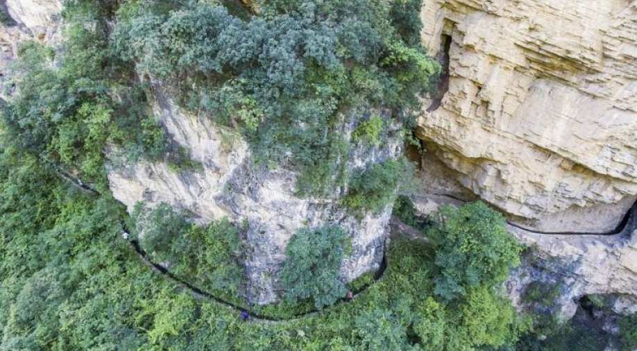 Australian woman falls off cliff, dies while trying to take photo