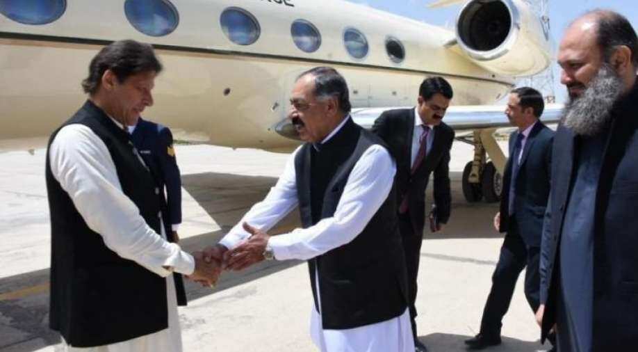 Pakistan PM reaches Quetta to meet families of Hazaras victims - Vimarsana News