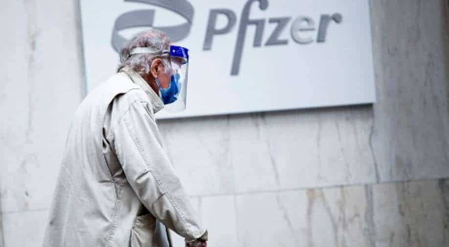 Pfizer erzielt 2021 einen Umsatz von 33,5 Milliarden US-Dollar durch den Verkauf von Impfstoffen, Business & Economy News