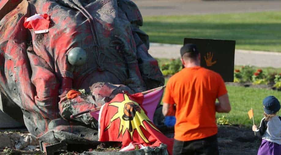 Statues of Queen Victoria, Queen Elizabeth toppled in Canada World News