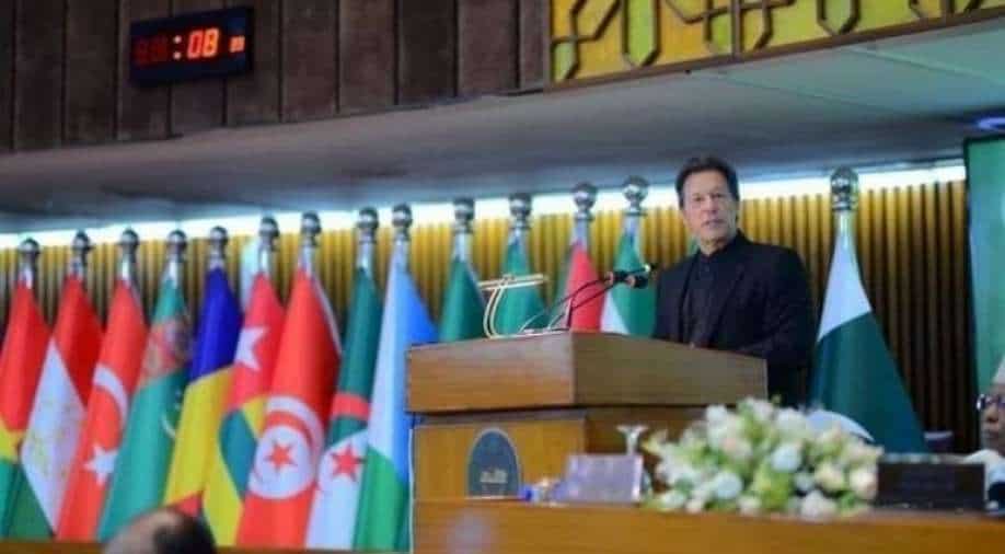Watch | Pakistan PM Imran Khan faces online flak for defending Taliban's mistreatment of women - Vimarsana News