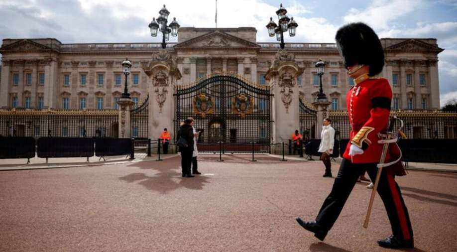 Queen’s Royal Guard tries to step over kid after knocking him down