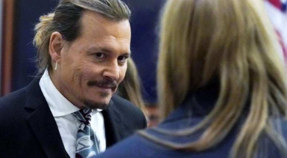 13+ Amber Heard Lawyer Calls Hearsay On Himself johnny depp trial kiss on cheek