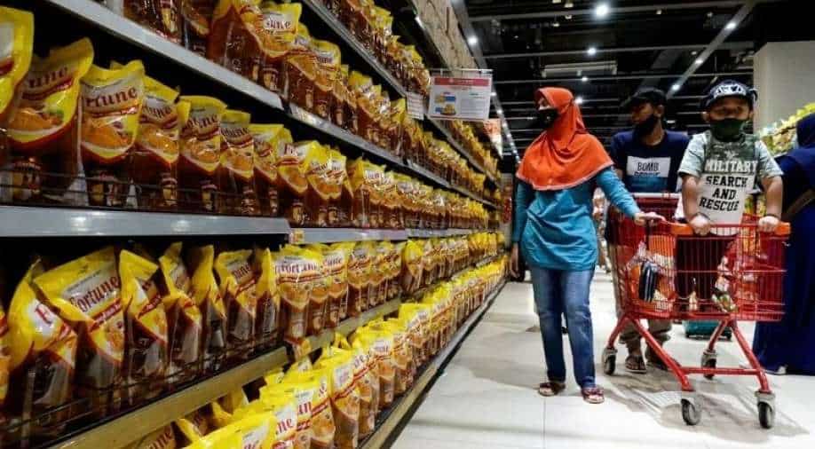 As 290,000-tonne shipments get trapped, Indonesian palm oil export ban to hit India badly - Vimarsana News