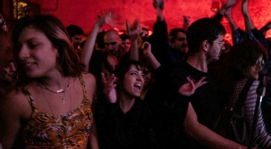 Beware! Panic spreads as 'needle attacks' rise in French discos now, says report - Vimarsana News