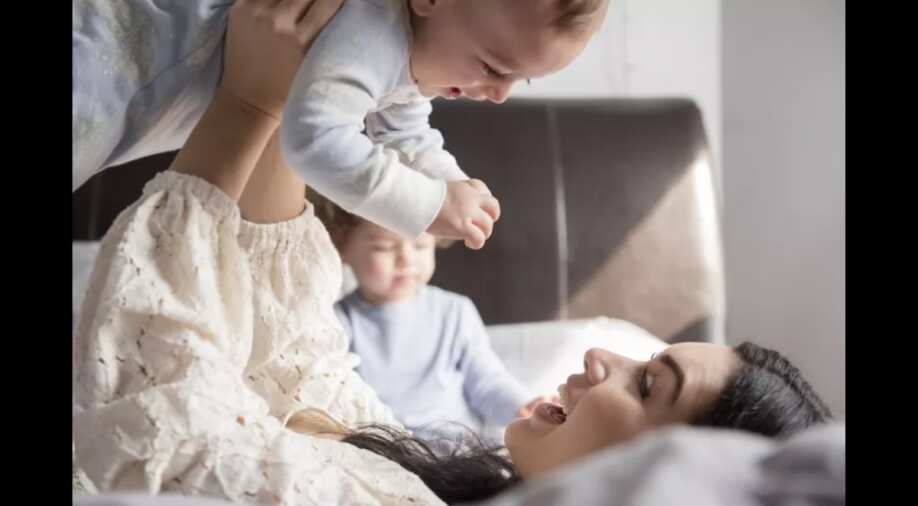 Finland: Study shows link between time spent online and desire to have children - Vimarsana News