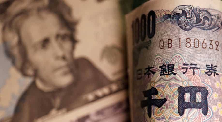 Global Economy LIVE: Yen falls 146 against dollar, UK economy shrinks 0.3% in August Global Economy LIVE: Yen falls 146 against dollar, UK economy shrinks 0.3% in August