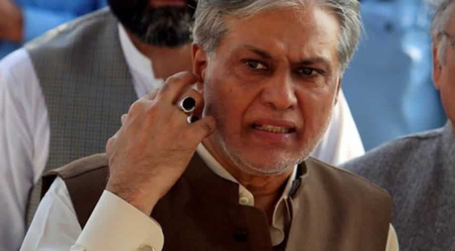 Watch: Pak's Finance Minister Ishaq Dar called 'thief', faces heckling at Washington airport - Vimarsana News