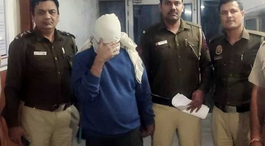 LIVE | Delhi Murder Case: Puffed eyes, bruised face, old pics of Shraddha Walker goes viral LIVE | Delhi Murder Case: Puffed eyes, bruised face, old pics of Shraddha Walker goes viral