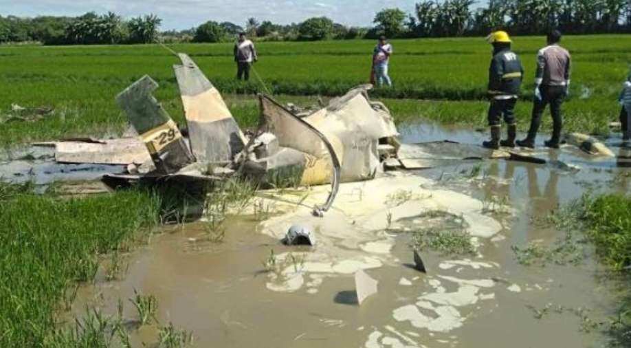 Philippines Two air force pilots killed after trainer plane crashes in