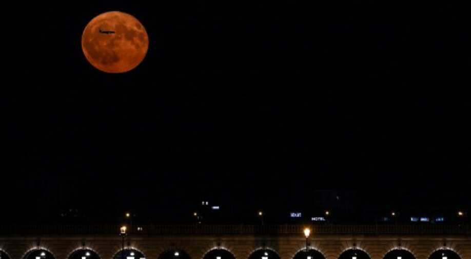 Breathtaking Images Show Supermoon Lighting Up Night Sky In The Most Breathtaking Images Show Supermoon Lighting Up Night Sky In The Most