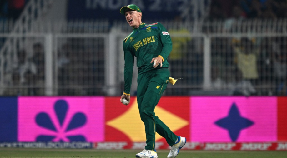 World Cup: Rassie van Dussen picks a blinder to send Mitchell Marsh packing at Eden Gardens – WATCH