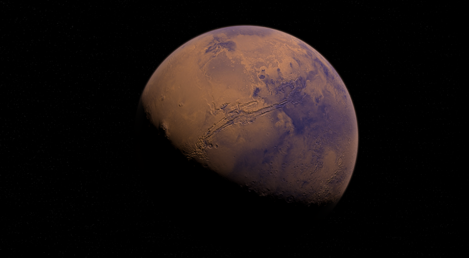 In a first, scientists detect eerie green glow in night sky of Mars