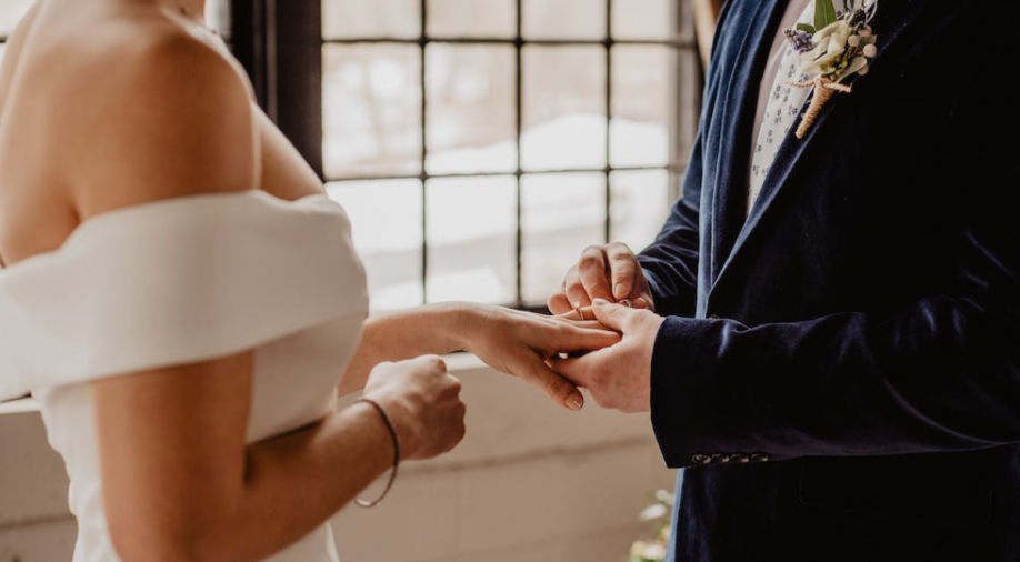 1-2-3 go, all set for wedding vow! Couples rush to Las Vegas to marry on 'magic date' of New Year's Eve